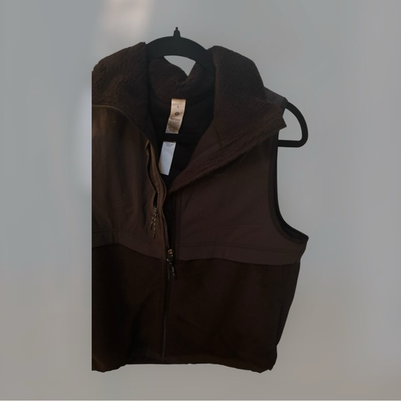 Lululemon Cinch-Hem Fleece Vest
Black / Super Dark - Picture 9 of 10